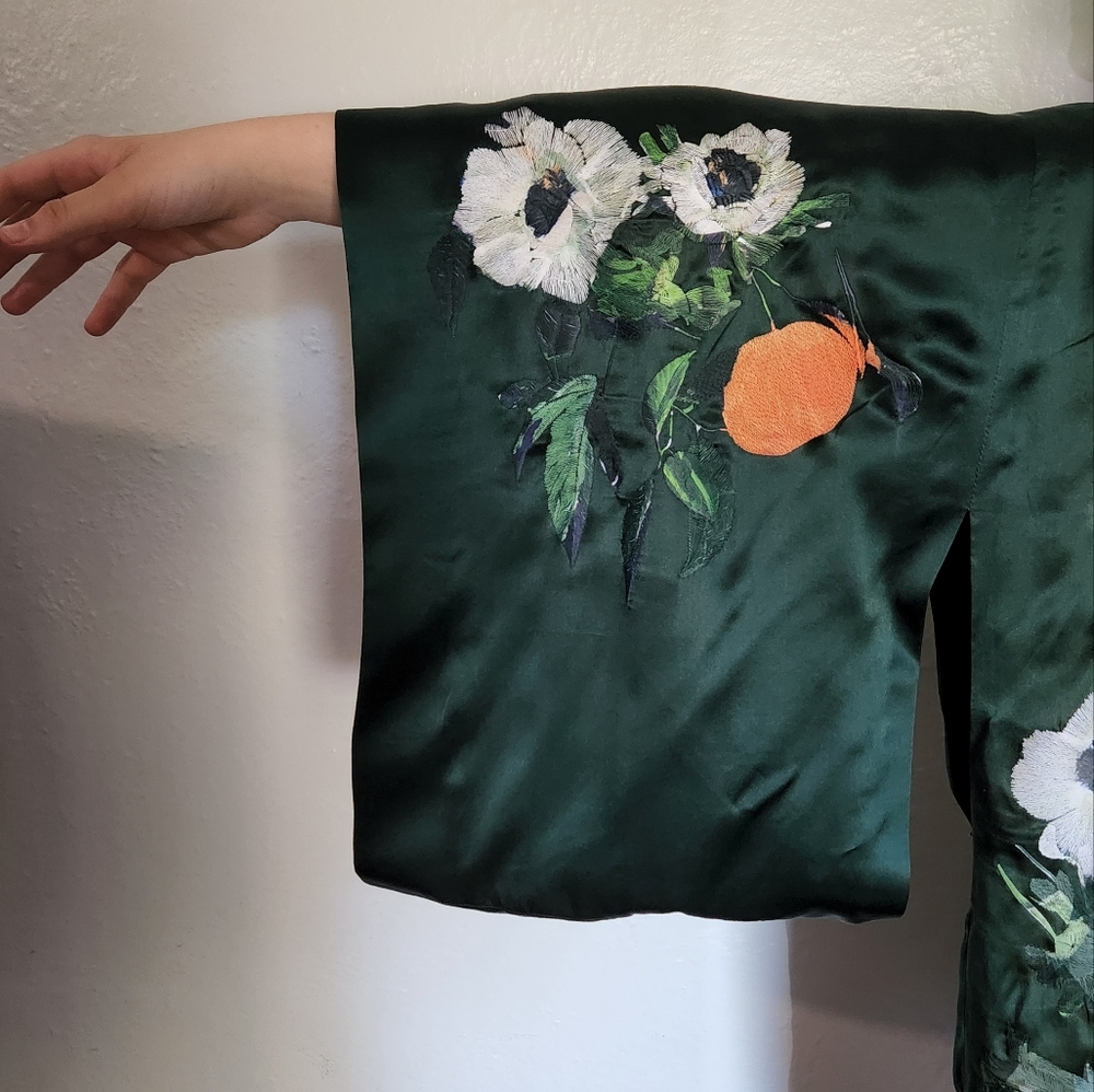 Alice Archer Green Silk Kimono - Picture 3 of 16